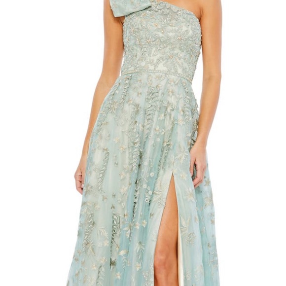 Mac Duggal dress. Floral beaded tulle. - Picture 5 of 7